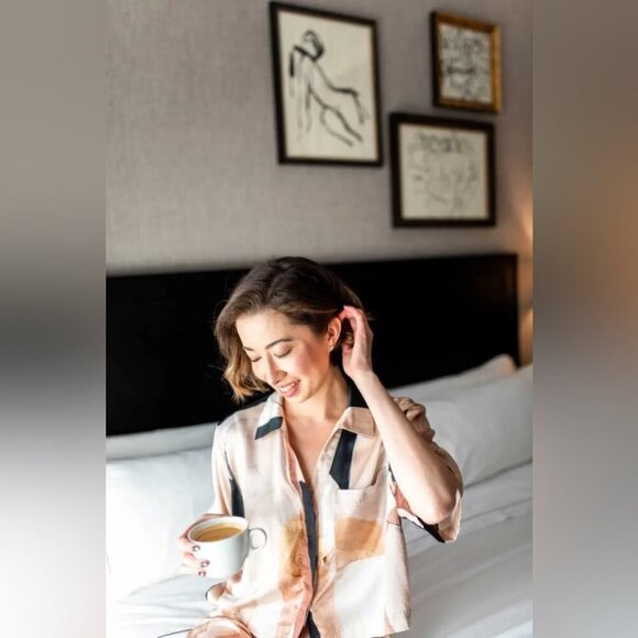 Kristen Giorgi x Lunya Washable Silk top size large - Picture 16 of 16